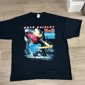 Gildan vintage Brad Paisley H2O Frozen Over Tour 2011